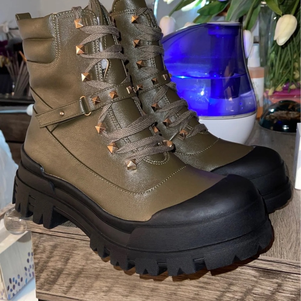 Leather Lace Up Boots